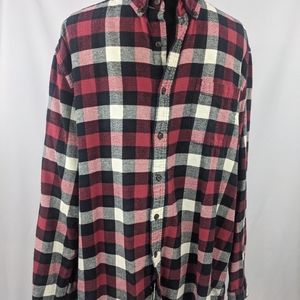 Croft and Barrow XL Plaid Button up